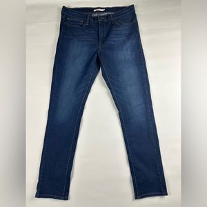 Levi's slimming skinny Jean size 33